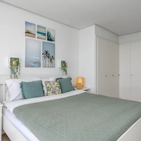 Apartment Luxurious With Pool And Gym El Higueron By Costarentals - Ref 149